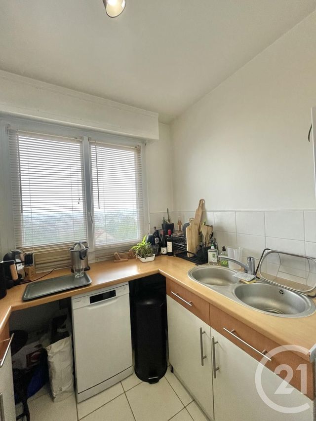 Appartement F2 à louer - 2 pièces - 42.96 m2 - VILLEJUIF - 94 - ILE-DE-FRANCE - Century 21 K.B. Immobilier
