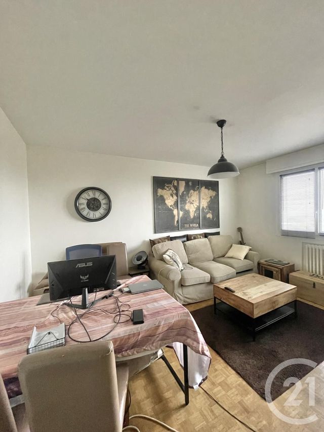 Appartement F2 à louer - 2 pièces - 42.96 m2 - VILLEJUIF - 94 - ILE-DE-FRANCE - Century 21 K.B. Immobilier