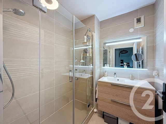 Appartement T2 à vendre - 2 pièces - 47.6 m2 - VILLEJUIF - 94 - ILE-DE-FRANCE - Century 21 K.B. Immobilier