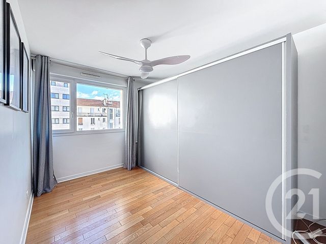 Appartement T4 à vendre - 4 pièces - 74.9 m2 - VILLEJUIF - 94 - ILE-DE-FRANCE - Century 21 K.B. Immobilier