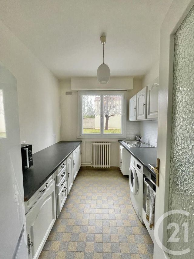 Appartement F2 à louer - 2 pièces - 43.04 m2 - VILLEJUIF - 94 - ILE-DE-FRANCE - Century 21 K.B. Immobilier