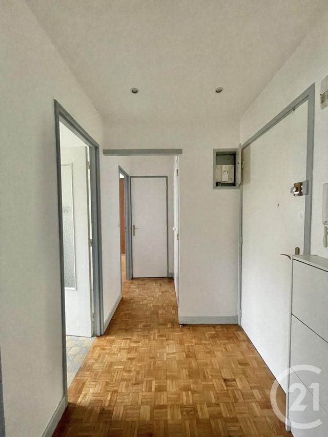 Appartement F2 à louer - 2 pièces - 43.04 m2 - VILLEJUIF - 94 - ILE-DE-FRANCE - Century 21 K.B. Immobilier