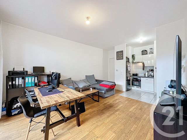 Appartement F2 à vendre - 2 pièces - 43.04 m2 - VITRY SUR SEINE - 94 - ILE-DE-FRANCE - Century 21 K.B. Immobilier