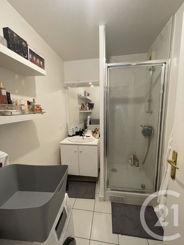 Appartement F2 à louer - 2 pièces - 42.17 m2 - VILLEJUIF - 94 - ILE-DE-FRANCE - Century 21 K.B. Immobilier