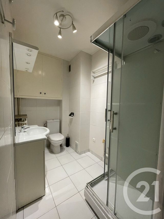 Appartement F2 à louer - 2 pièces - 42.96 m2 - VILLEJUIF - 94 - ILE-DE-FRANCE - Century 21 K.B. Immobilier