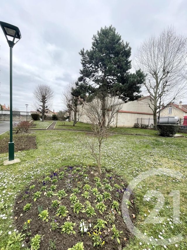 Appartement F2 à louer - 2 pièces - 42.96 m2 - VILLEJUIF - 94 - ILE-DE-FRANCE - Century 21 K.B. Immobilier