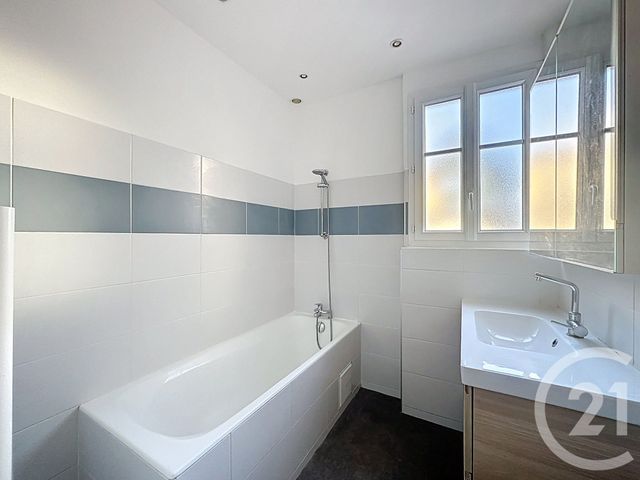 Appartement F4 à vendre - 4 pièces - 68.77 m2 - VILLEJUIF - 94 - ILE-DE-FRANCE - Century 21 K.B. Immobilier