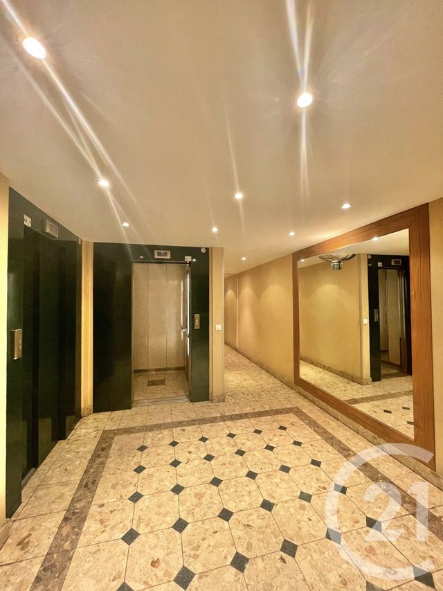 Appartement F3 à louer - 3 pièces - 53.83 m2 - CHATILLON - 92 - ILE-DE-FRANCE - Century 21 K.B. Immobilier