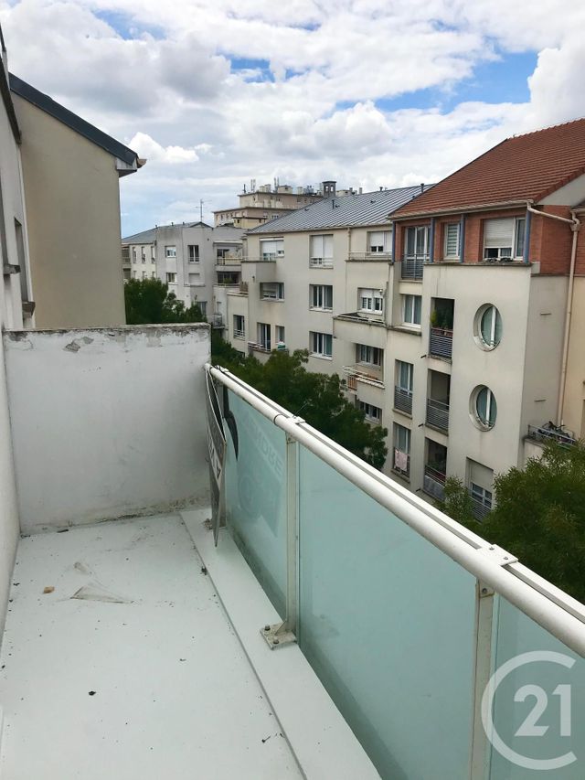 Appartement F1 à louer - 1 pièce - 22.83 m2 - VILLEJUIF - 94 - ILE-DE-FRANCE - Century 21 K.B. Immobilier