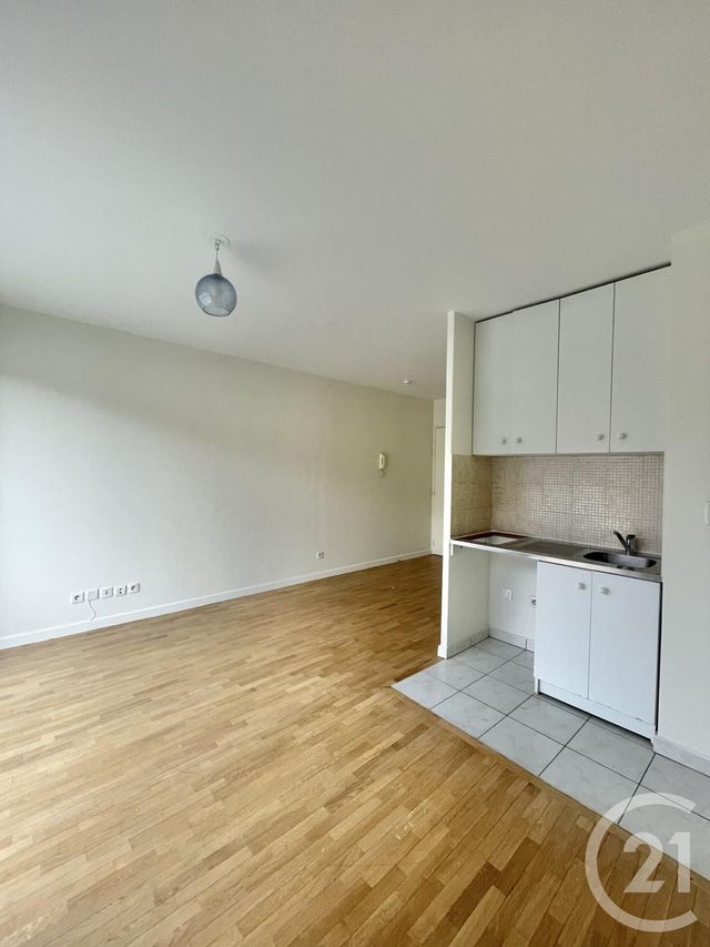 Appartement F1 à louer - 1 pièce - 22.83 m2 - VILLEJUIF - 94 - ILE-DE-FRANCE - Century 21 K.B. Immobilier