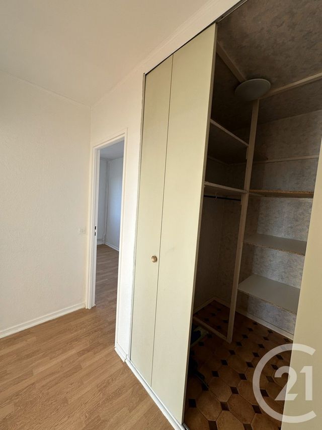 Appartement F4 à louer - 4 pièces - 76.99 m2 - VILLEJUIF - 94 - ILE-DE-FRANCE - Century 21 K.B. Immobilier