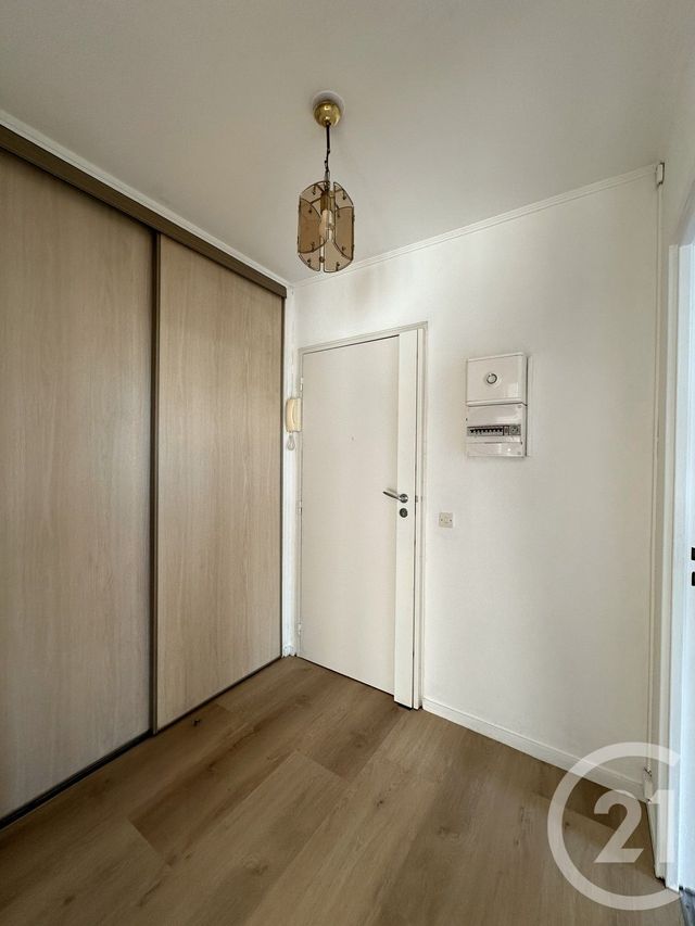 Appartement F4 à louer - 4 pièces - 76.99 m2 - VILLEJUIF - 94 - ILE-DE-FRANCE - Century 21 K.B. Immobilier