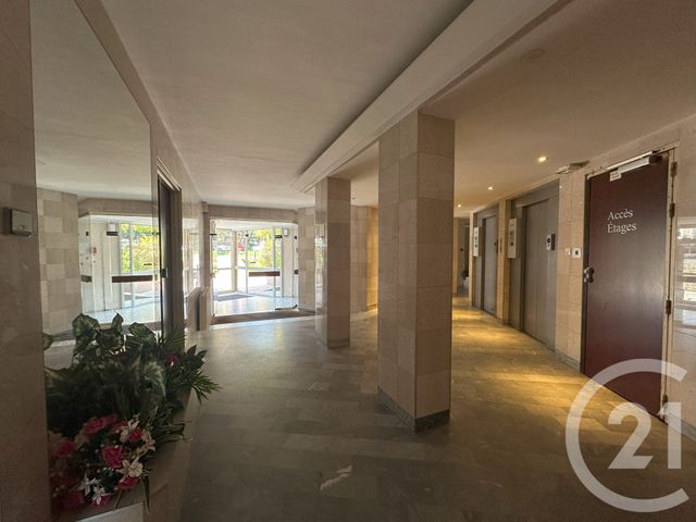 Appartement F4 à louer - 4 pièces - 76.99 m2 - VILLEJUIF - 94 - ILE-DE-FRANCE - Century 21 K.B. Immobilier