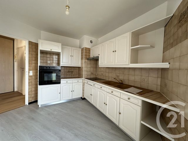 Appartement F4 à louer - 4 pièces - 76.99 m2 - VILLEJUIF - 94 - ILE-DE-FRANCE - Century 21 K.B. Immobilier