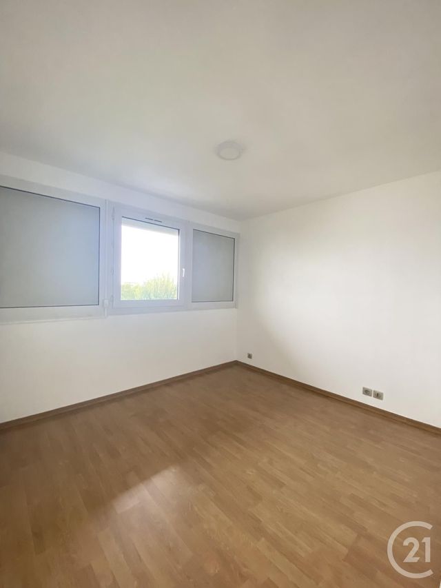 Appartement F4 à louer - 4 pièces - 75.78 m2 - VILLEJUIF - 94 - ILE-DE-FRANCE - Century 21 K.B. Immobilier