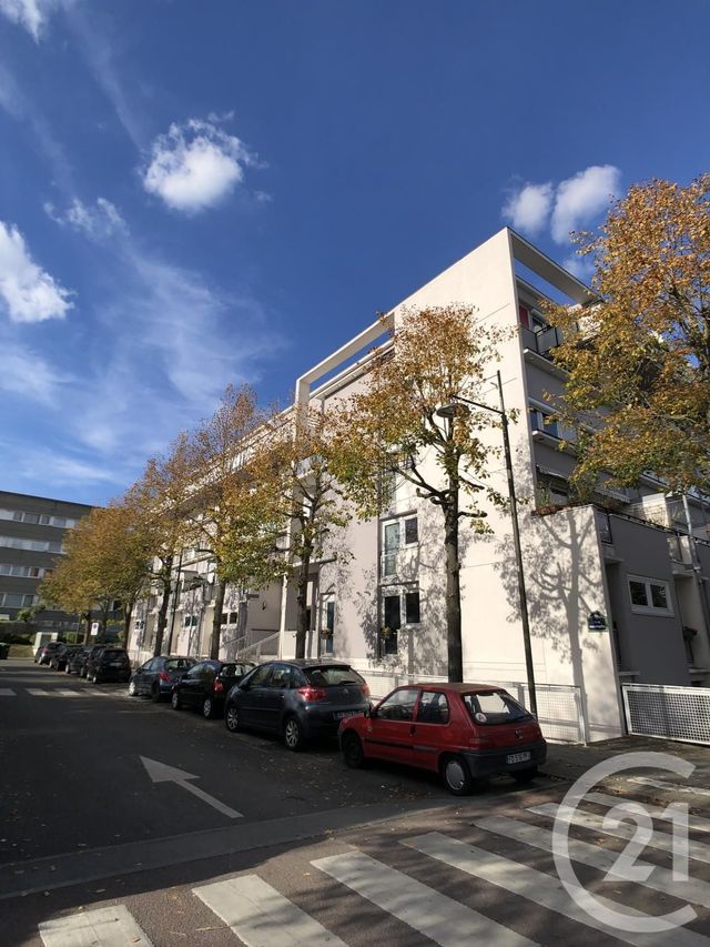 Appartement F4 à louer - 4 pièces - 75.78 m2 - VILLEJUIF - 94 - ILE-DE-FRANCE - Century 21 K.B. Immobilier
