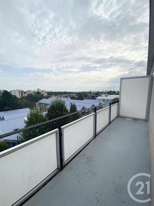 Appartement F4 à louer - 4 pièces - 75.78 m2 - VILLEJUIF - 94 - ILE-DE-FRANCE - Century 21 K.B. Immobilier