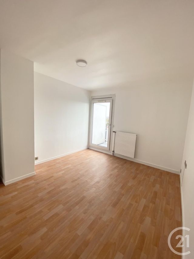 Appartement F4 à louer - 4 pièces - 75.78 m2 - VILLEJUIF - 94 - ILE-DE-FRANCE - Century 21 K.B. Immobilier