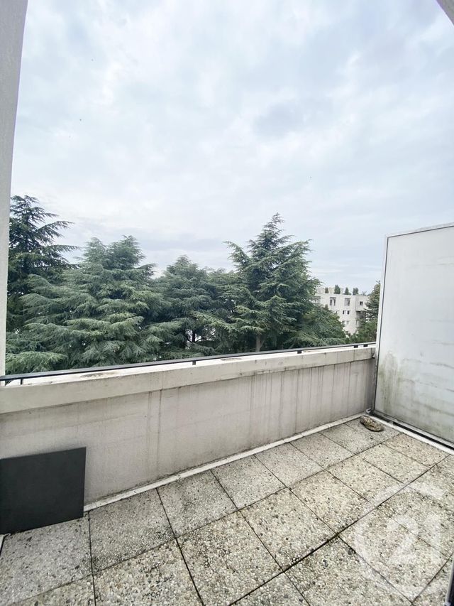 Appartement F4 à louer - 4 pièces - 75.78 m2 - VILLEJUIF - 94 - ILE-DE-FRANCE - Century 21 K.B. Immobilier