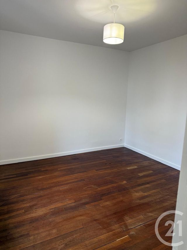 Appartement Studio à louer - 1 pièce - 23.05 m2 - VILLEJUIF - 94 - ILE-DE-FRANCE - Century 21 K.B. Immobilier