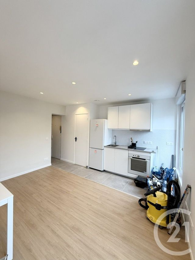 Appartement F2 à louer - 2 pièces - 31.5 m2 - LE KREMLIN BICETRE - 94 - ILE-DE-FRANCE - Century 21 K.B. Immobilier