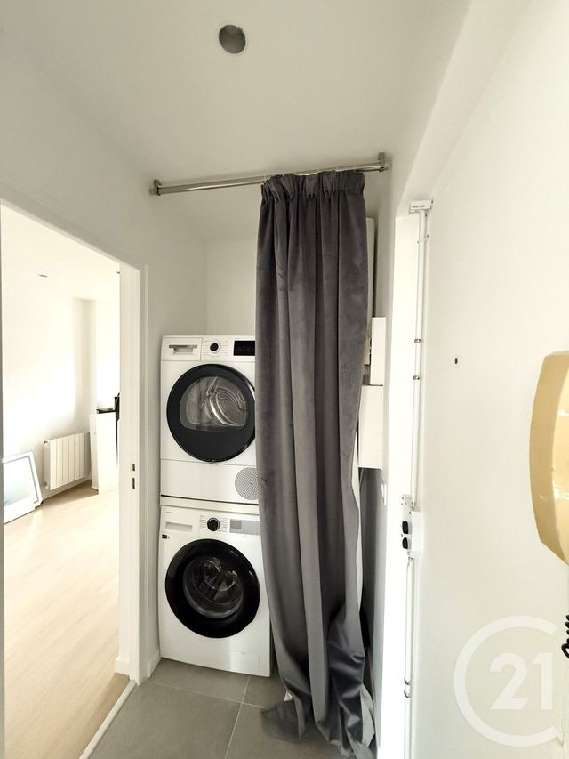 Appartement F2 à louer - 2 pièces - 31.5 m2 - LE KREMLIN BICETRE - 94 - ILE-DE-FRANCE - Century 21 K.B. Immobilier