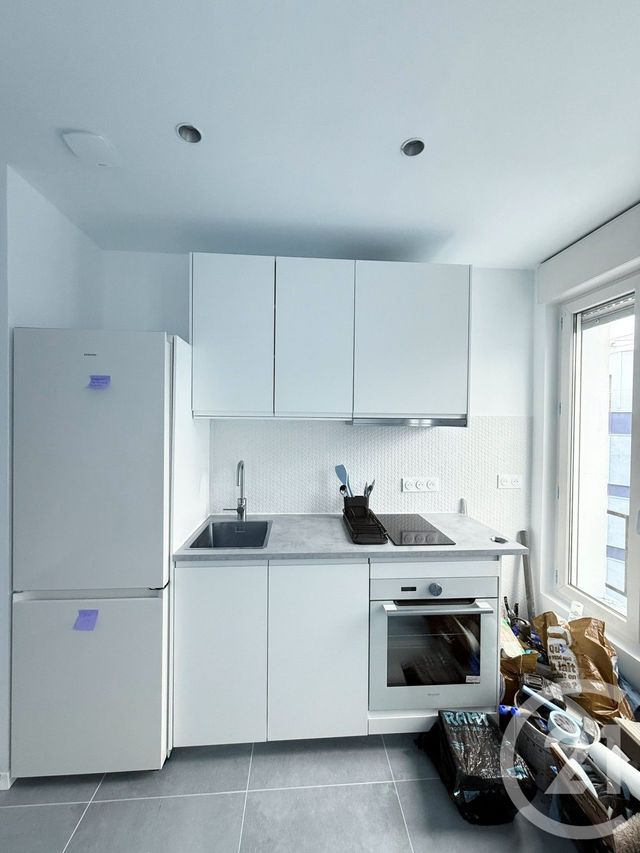 Appartement F2 à louer - 2 pièces - 31.5 m2 - LE KREMLIN BICETRE - 94 - ILE-DE-FRANCE - Century 21 K.B. Immobilier