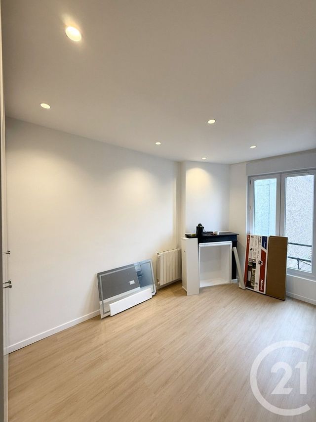 Appartement F2 à louer - 2 pièces - 31.5 m2 - LE KREMLIN BICETRE - 94 - ILE-DE-FRANCE - Century 21 K.B. Immobilier