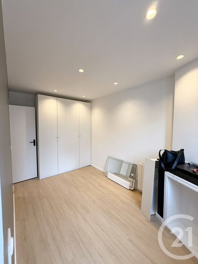 Appartement F2 à louer - 2 pièces - 31.5 m2 - LE KREMLIN BICETRE - 94 - ILE-DE-FRANCE - Century 21 K.B. Immobilier
