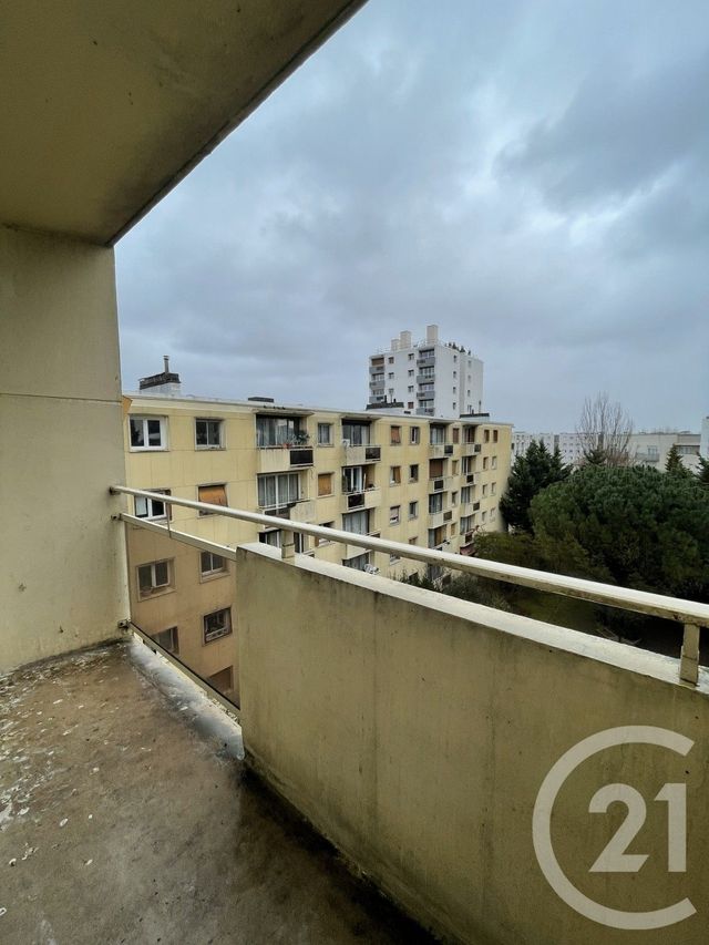 Appartement F3 à louer - 3 pièces - 50.56 m2 - VILLEJUIF - 94 - ILE-DE-FRANCE - Century 21 K.B. Immobilier