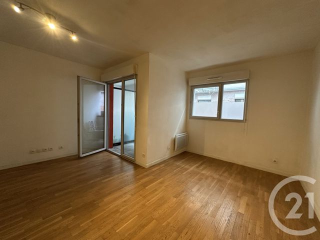 Appartement F2 à louer - 2 pièces - 49.51 m2 - VILLEJUIF - 94 - ILE-DE-FRANCE - Century 21 K.B. Immobilier