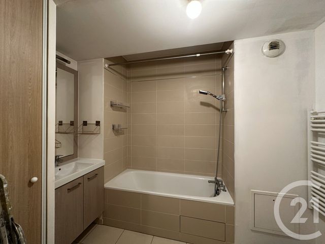 Appartement F2 à louer - 2 pièces - 49.51 m2 - VILLEJUIF - 94 - ILE-DE-FRANCE - Century 21 K.B. Immobilier