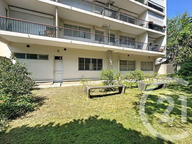 Appartement F1 à vendre - 1 pièce - 33.81 m2 - VILLEJUIF - 94 - ILE-DE-FRANCE - Century 21 K.B. Immobilier