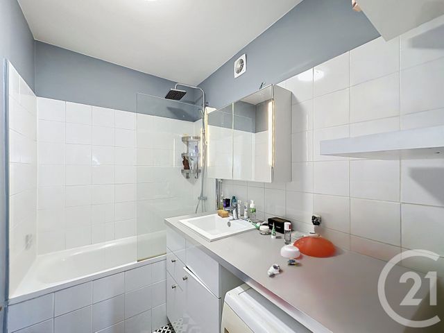 Appartement F1 à vendre - 1 pièce - 36.1 m2 - VILLEJUIF - 94 - ILE-DE-FRANCE - Century 21 K.B. Immobilier