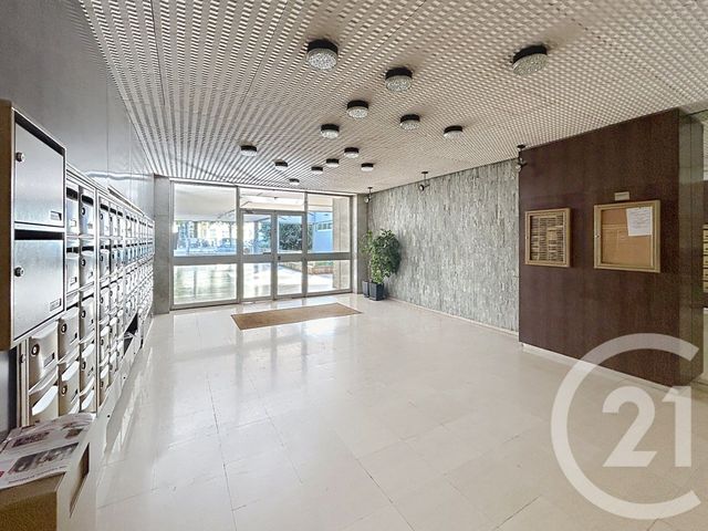 Appartement T1 à vendre - 1 pièce - 36.1 m2 - VILLEJUIF - 94 - ILE-DE-FRANCE - Century 21 K.B. Immobilier
