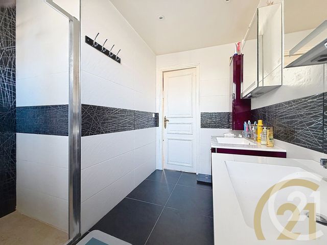 maison à vendre - 10 pièces - 160.0 m2 - VILLEJUIF - 94 - ILE-DE-FRANCE - Century 21 K.B. Immobilier