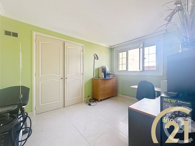 maison à vendre - 10 pièces - 160.0 m2 - VILLEJUIF - 94 - ILE-DE-FRANCE - Century 21 K.B. Immobilier