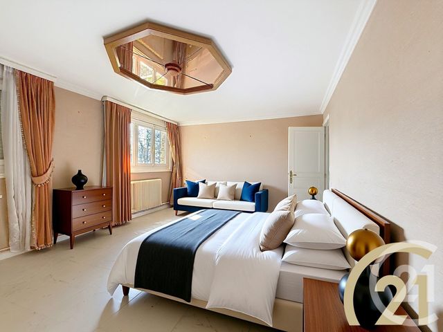 maison à vendre - 10 pièces - 160.0 m2 - VILLEJUIF - 94 - ILE-DE-FRANCE - Century 21 K.B. Immobilier