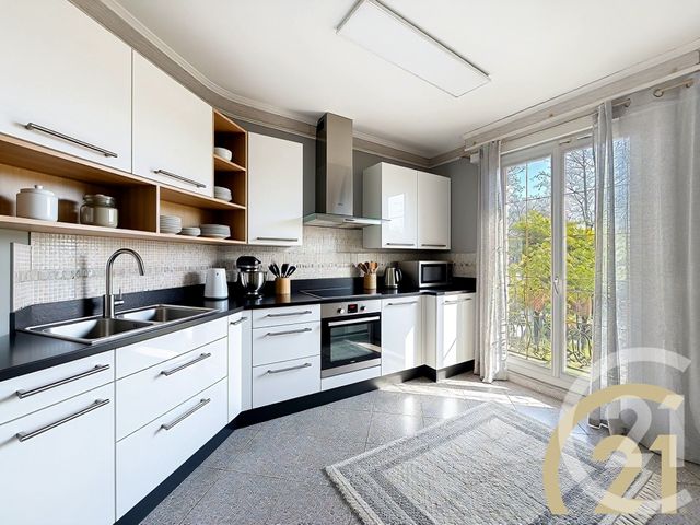 maison à vendre - 10 pièces - 160.0 m2 - VILLEJUIF - 94 - ILE-DE-FRANCE - Century 21 K.B. Immobilier