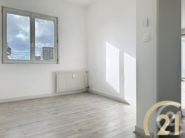 Appartement F2 à vendre - 2 pièces - 50.42 m2 - VILLEJUIF - 94 - ILE-DE-FRANCE - Century 21 K.B. Immobilier