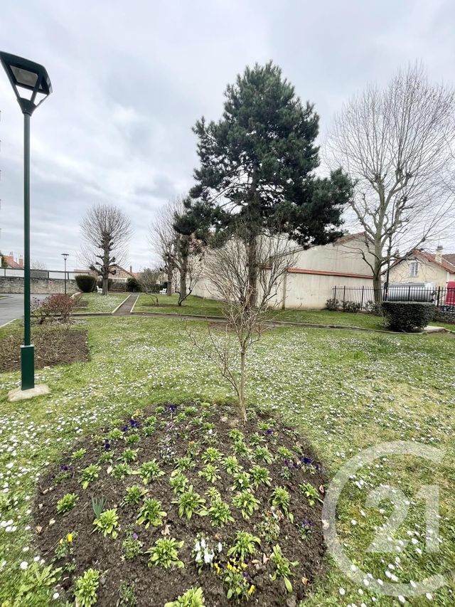 Appartement F2 à louer - 2 pièces - 43.03 m2 - VILLEJUIF - 94 - ILE-DE-FRANCE - Century 21 K.B. Immobilier