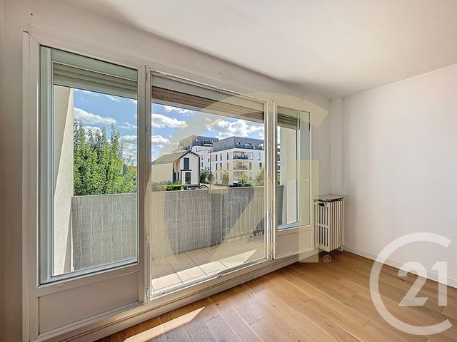Appartement F2 à louer - 2 pièces - 52.5 m2 - VITRY SUR SEINE - 94 - ILE-DE-FRANCE - Century 21 K.B. Immobilier