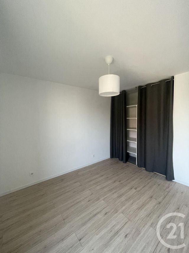 Appartement F2 à louer - 2 pièces - 41.2 m2 - VILLEJUIF - 94 - ILE-DE-FRANCE - Century 21 K.B. Immobilier