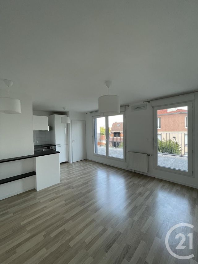 Appartement F2 à louer - 2 pièces - 41.2 m2 - VILLEJUIF - 94 - ILE-DE-FRANCE - Century 21 K.B. Immobilier