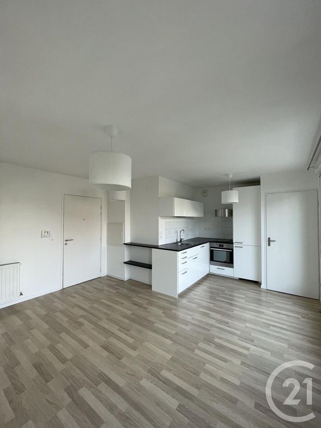 Appartement F2 à louer - 2 pièces - 41.2 m2 - VILLEJUIF - 94 - ILE-DE-FRANCE - Century 21 K.B. Immobilier