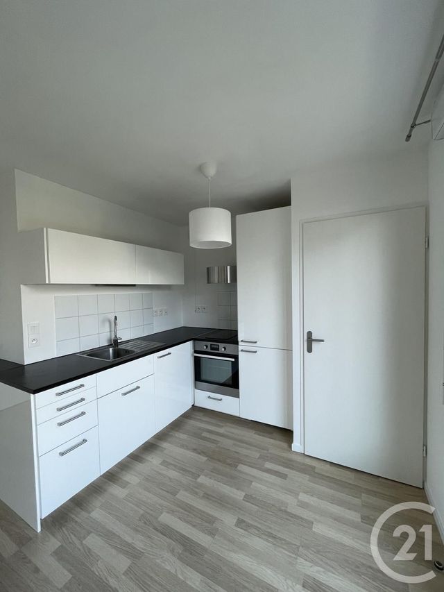 Appartement F2 à louer - 2 pièces - 41.2 m2 - VILLEJUIF - 94 - ILE-DE-FRANCE - Century 21 K.B. Immobilier