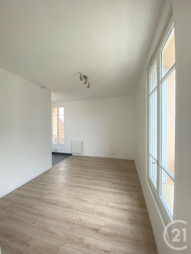 Appartement F2 à louer - 2 pièces - 32.72 m2 - VILLEJUIF - 94 - ILE-DE-FRANCE - Century 21 K.B. Immobilier