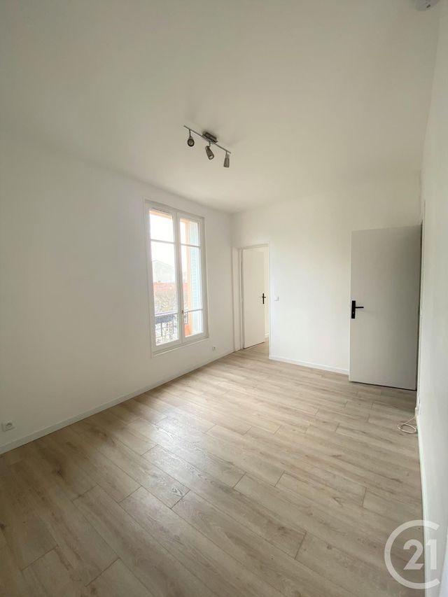 Appartement F2 à louer - 2 pièces - 32.72 m2 - VILLEJUIF - 94 - ILE-DE-FRANCE - Century 21 K.B. Immobilier