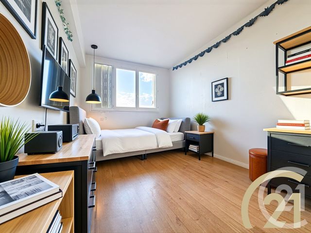 Appartement F5 à vendre - 4 pièces - 76.93 m2 - VILLEJUIF - 94 - ILE-DE-FRANCE - Century 21 K.B. Immobilier