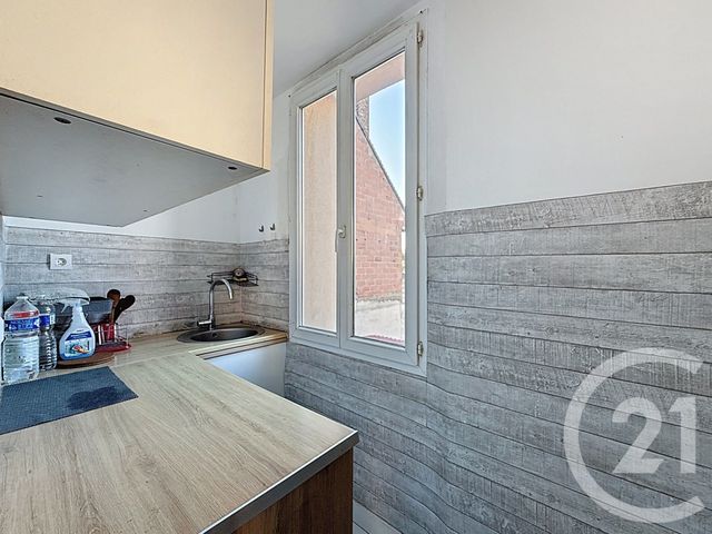 Appartement T2 à vendre - 2 pièces - 32.25 m2 - VILLEJUIF - 94 - ILE-DE-FRANCE - Century 21 K.B. Immobilier